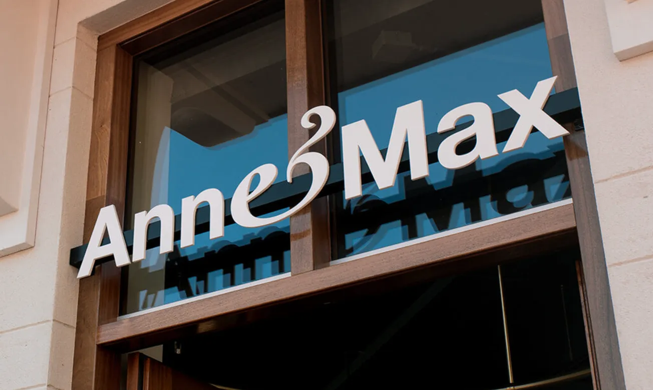 Anne & Max naar Maastricht met babyccino op de kaart